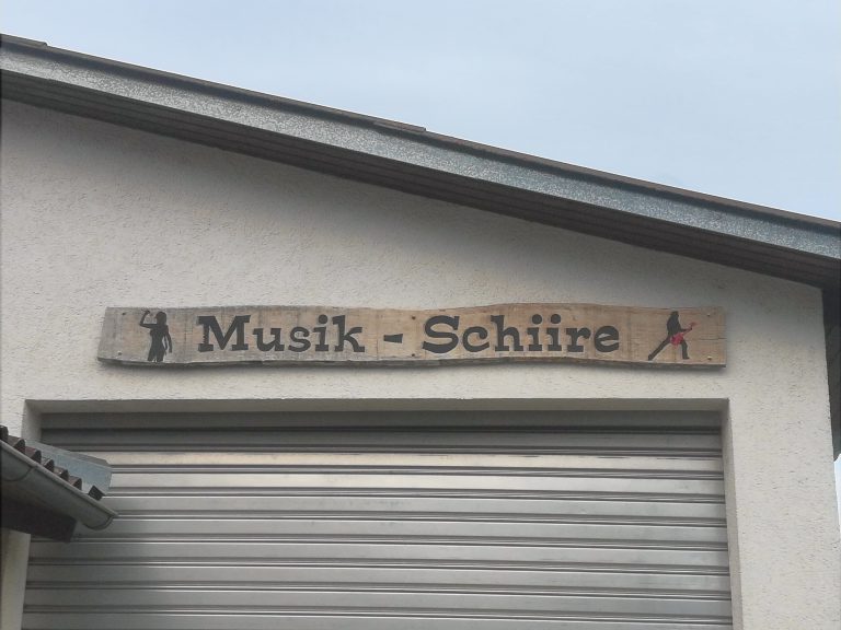 Vereinsheim, Schild Musik-Schiire